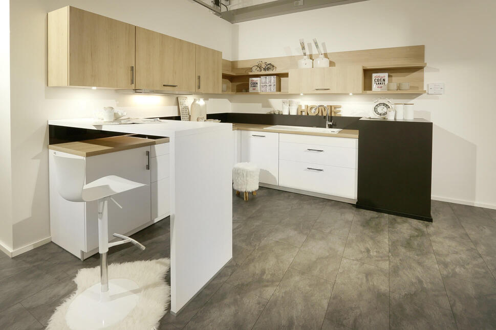 cuisine avec bar blanc